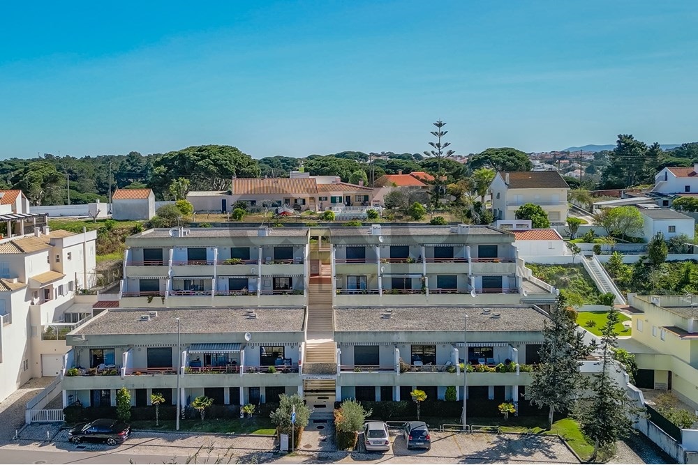 Apartamento T0 com terraço e garagem na Aldeia do Meco - Sesimbra