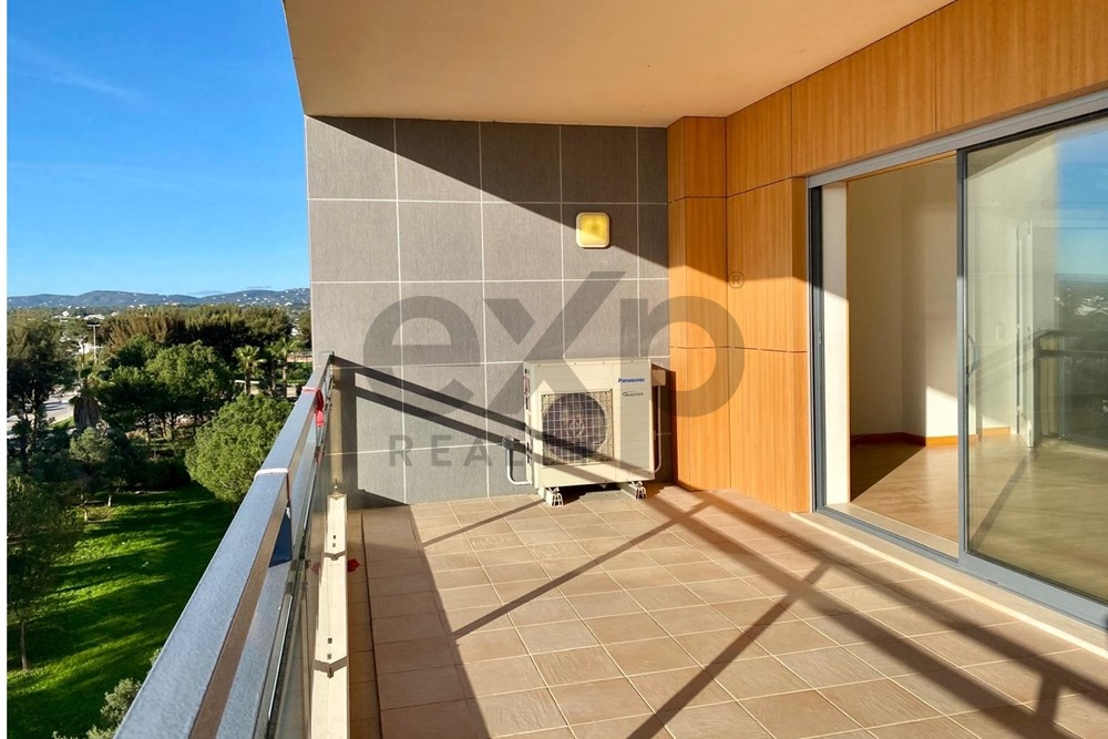 APARTAMENTO T3 EM MARINA OLHAO COM MAGNÍFICA VISTA MAR E PISCINA