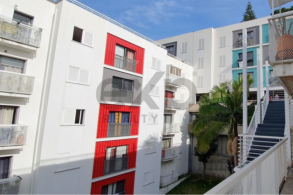 Apartamento T3, Completamente remodelado no conjunto habitacional Quinta dos Cedros em Santo António Funchal