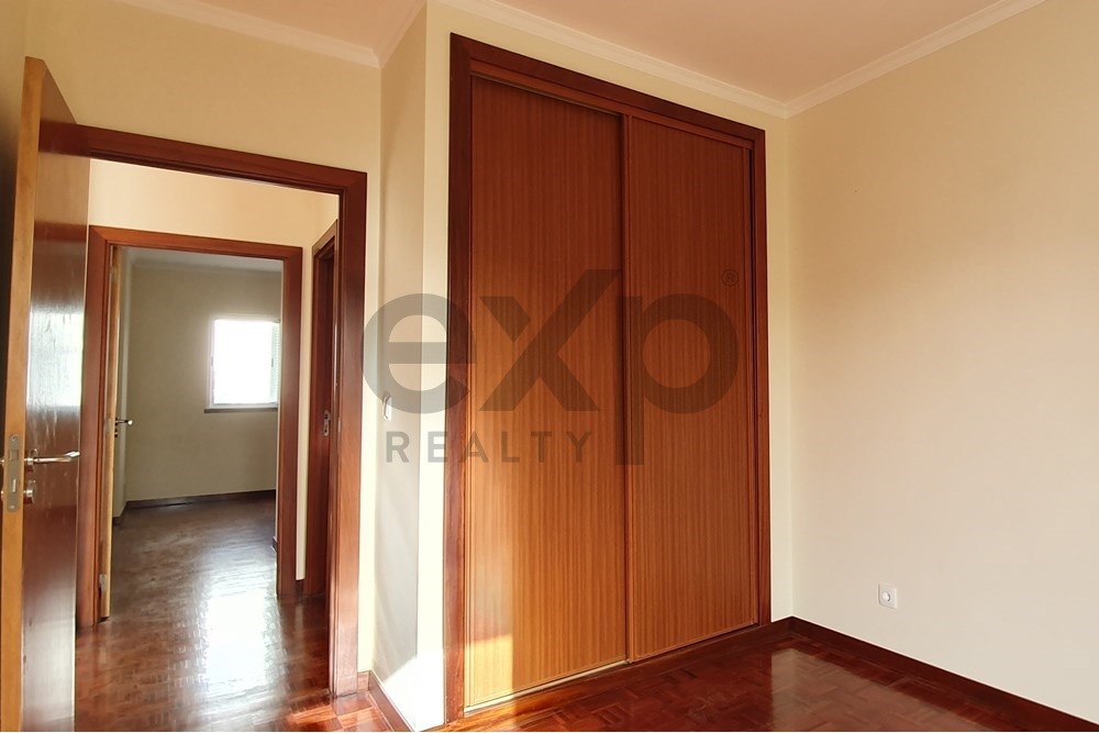 Apartamento T3, Completamente remodelado no conjunto habitacional Quinta dos Cedros em Santo António Funchal