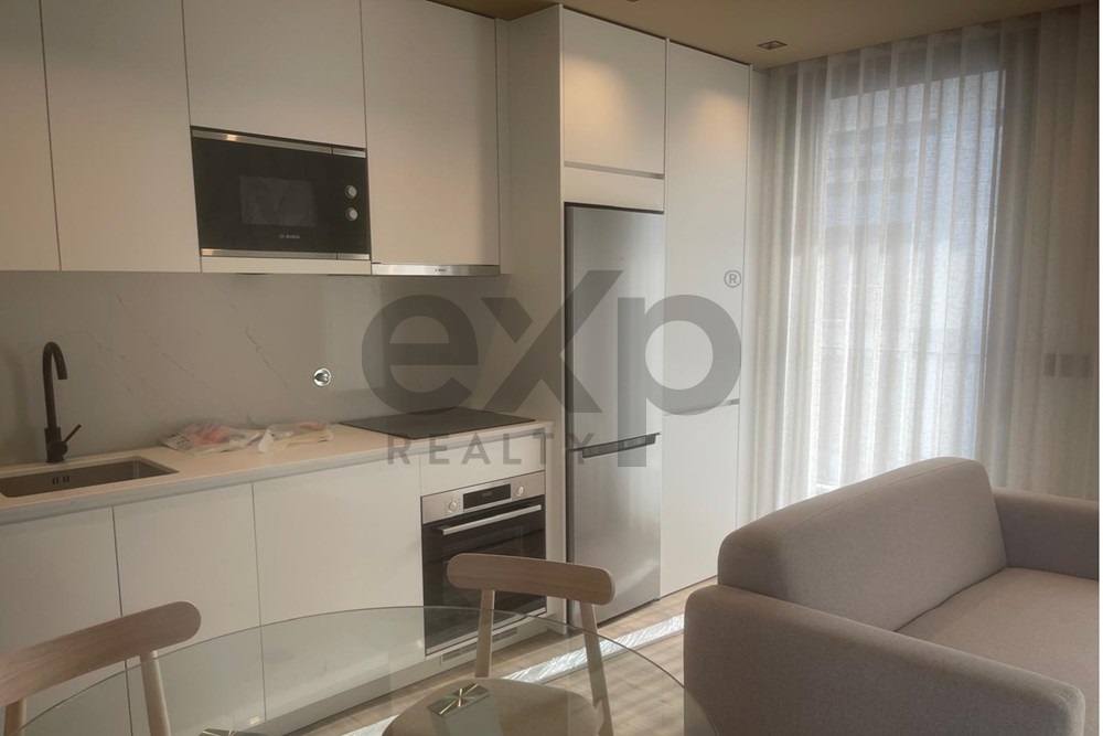 Excellent new 2 bedroom apartment for rent, with 2 fronts, close to Hospital de São João do Porto