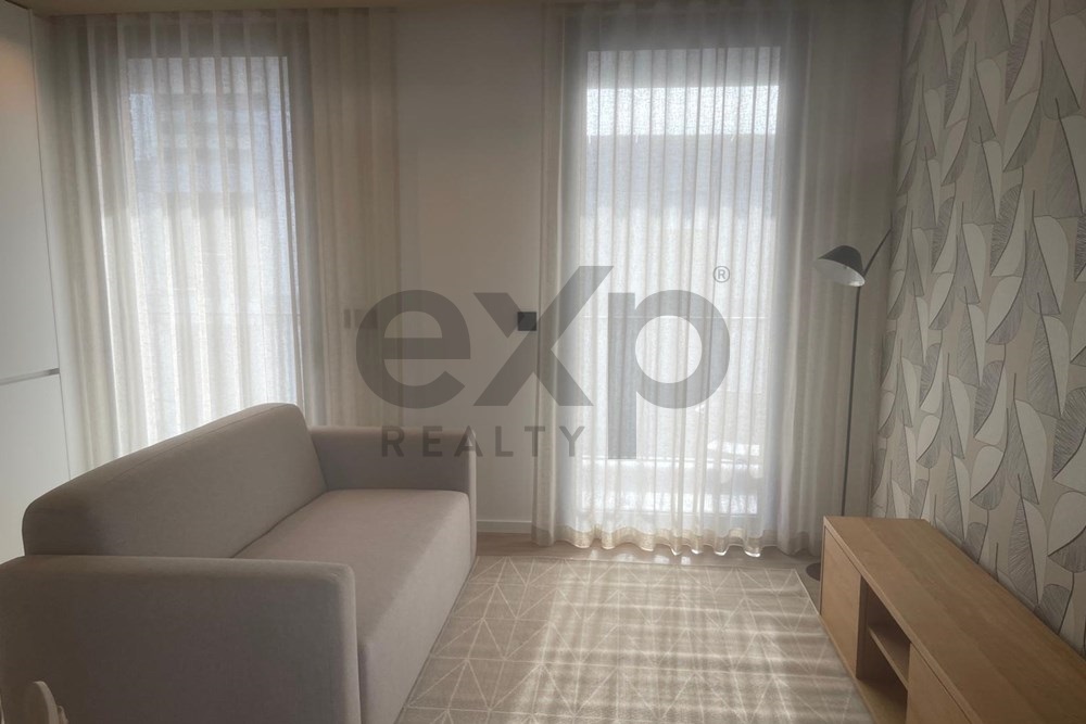 Excellent new 2 bedroom apartment for rent, with 2 fronts, close to Hospital de São João do Porto