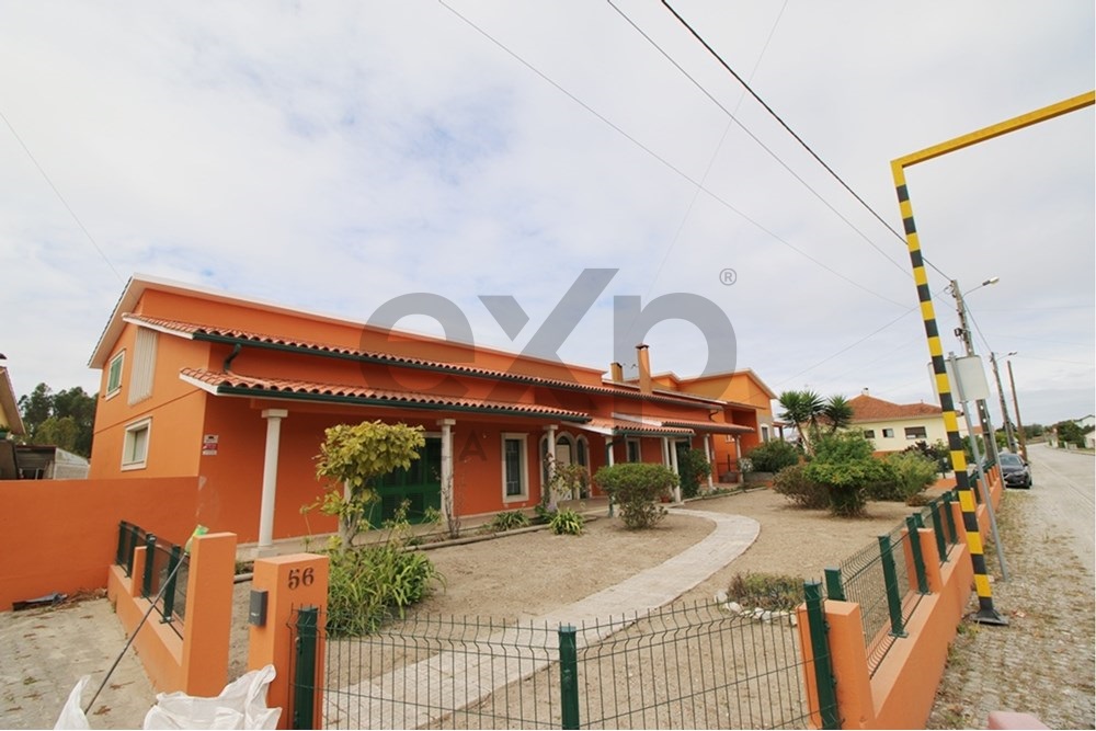 5 bedroom and office house on a plot of 1,710 sqm in Guia - Pombal