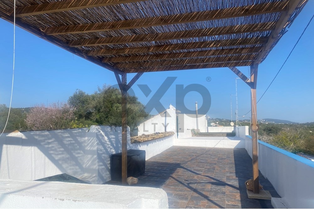 CASA TRADICIONAL ALGARVE COM LODGE 50m2 E TERRENO 5400m2.