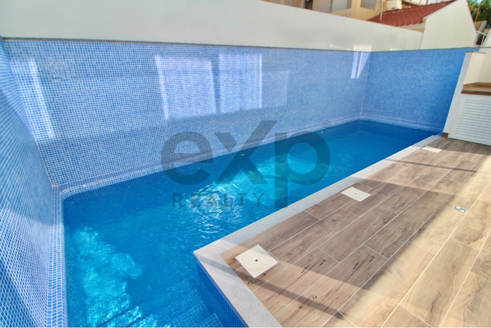 Vivenda V3 de excelência com piscina em Fuseta