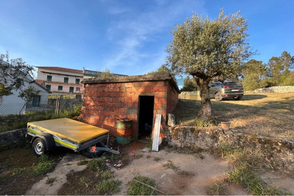 TERRENO DE 1440M2 COM PROJETO EM ALQUEIDÃO DA SERRA, PORTO DE MÓS