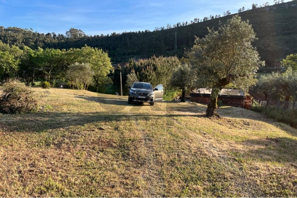 TERRENO DE 1440M2 COM PROJETO EM ALQUEIDÃO DA SERRA, PORTO DE MÓS