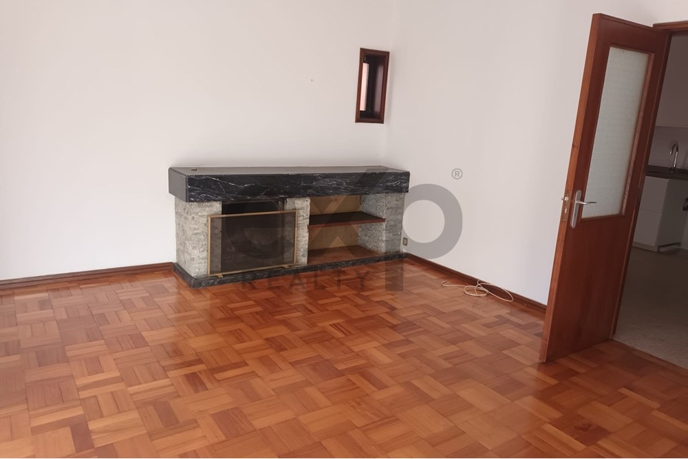 Apartamento T4 com Terraço no Centro de Espinho