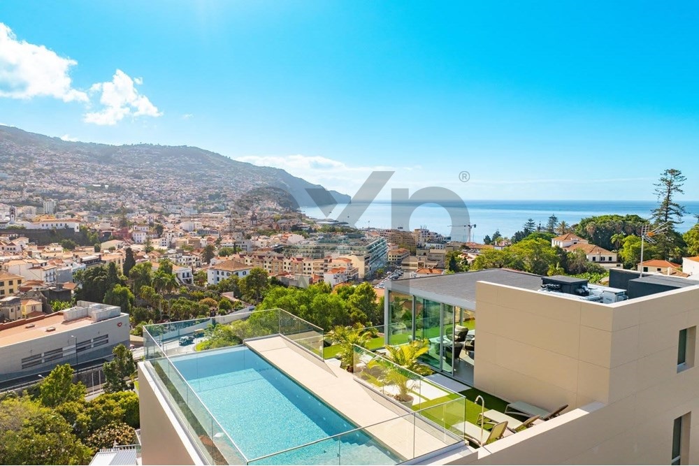 Apartamento com Dois Quartos no Centro do Funchal Vista Baia