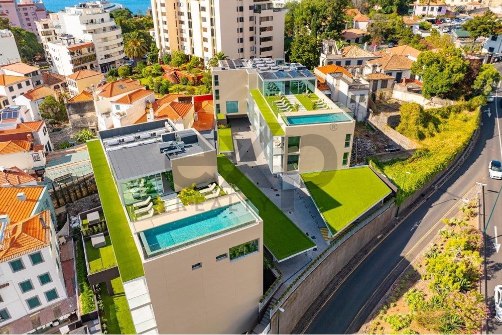 Apartamento com Dois Quartos no Centro do Funchal Vista Baia