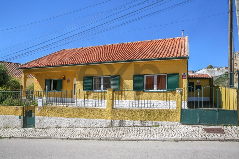 Moradia Térrea T2+3 em Alhandra