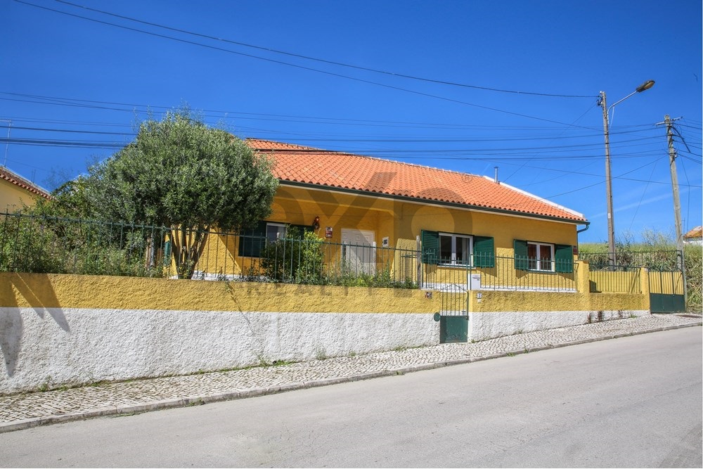 Moradia Térrea T2+3 em Alhandra