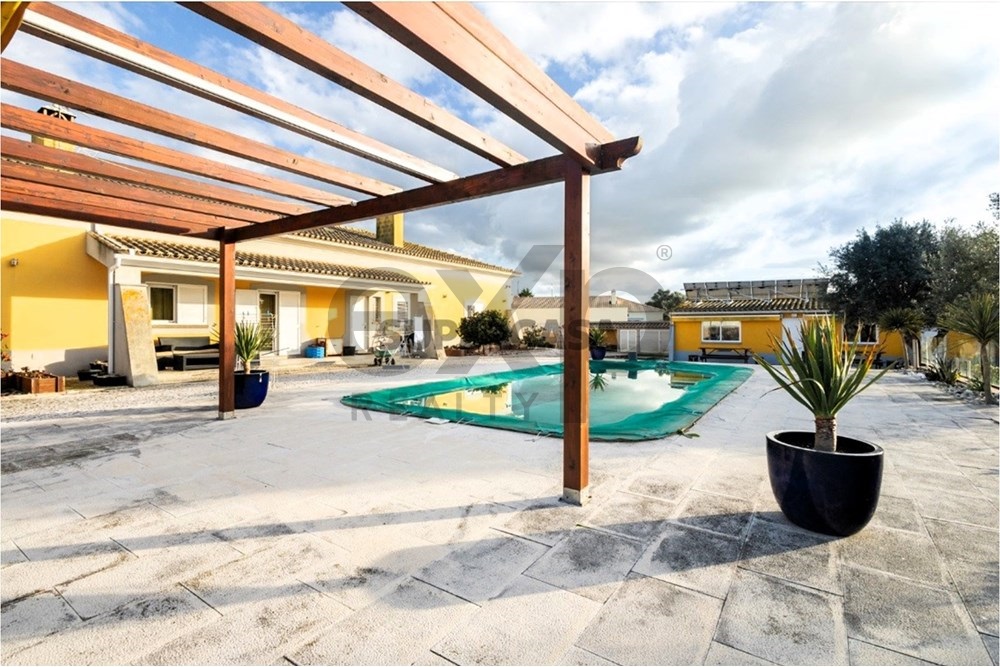 Viva em Harmonia com a Natureza — Moradia Térrea Isolada T4+2 com Piscina em Pinhal Novo
