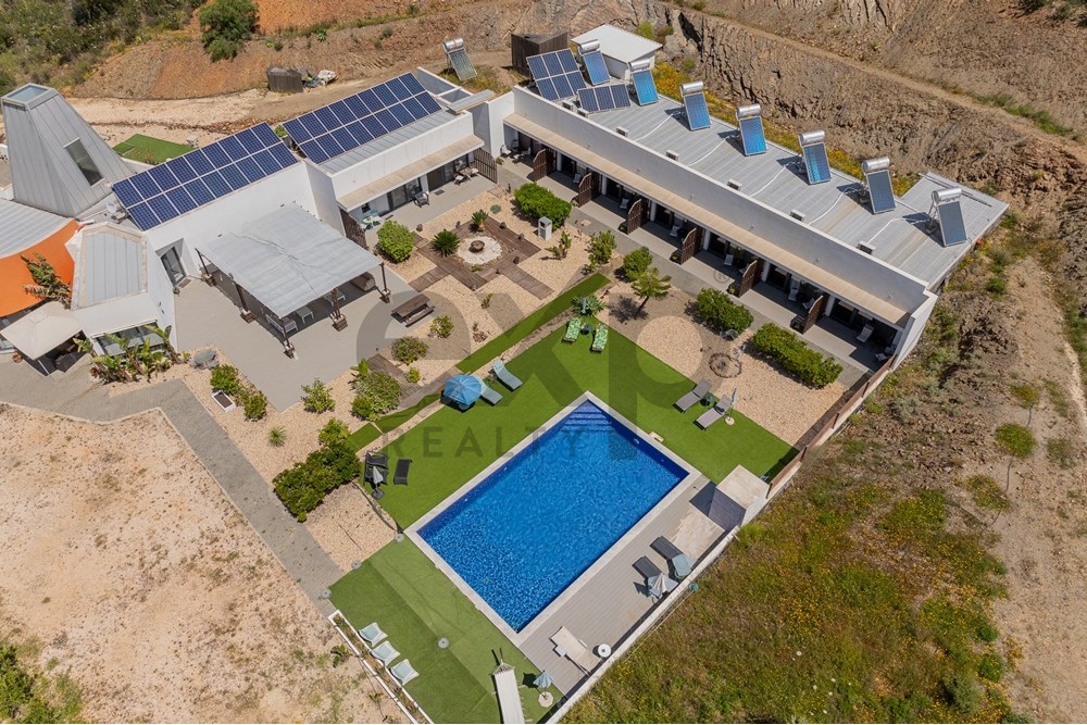Turismo Rural de Luxo com 6 Hectares, 1 Apartamento e 7 Suites independentes, Piscina e Muito Mais