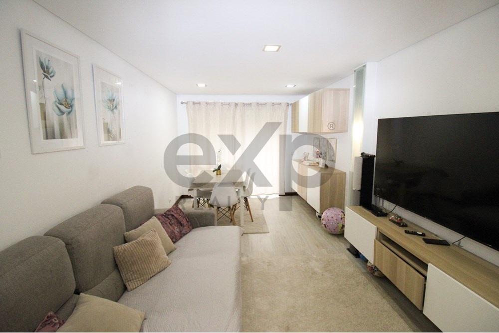Apartamento T3 em Ferreiros na Rua Fialho de Almeida.