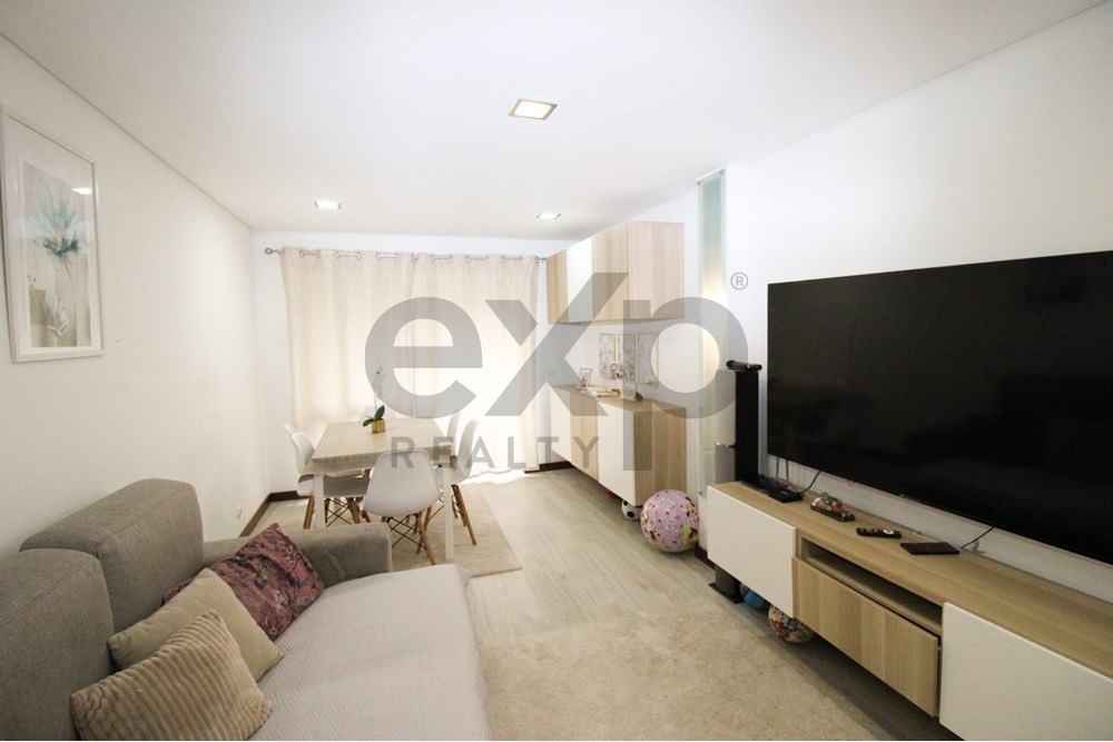 Apartamento T3 em Ferreiros na Rua Fialho de Almeida.