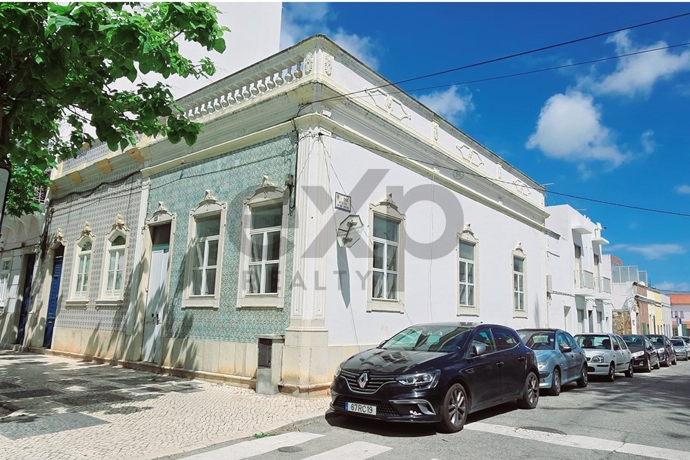 Encantadora Moradia de esquina à Venda em Olhão