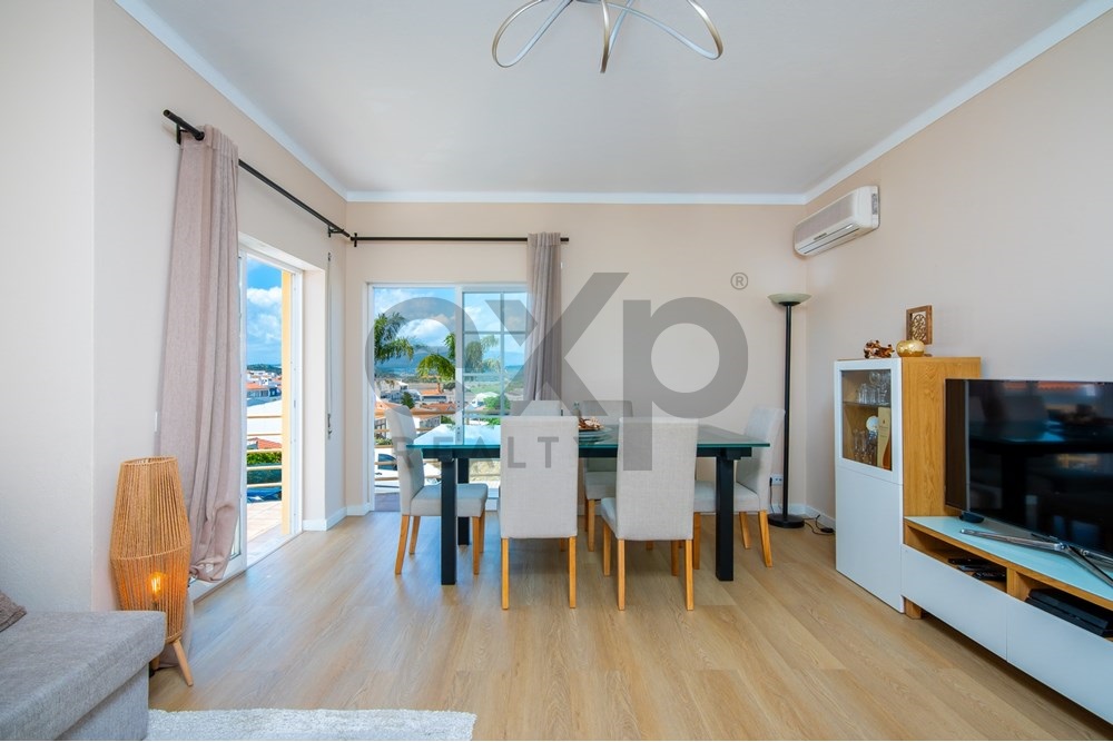 Apartamento T3 Renovado na Mexilhoeira da Carregação com Vista de Monchique