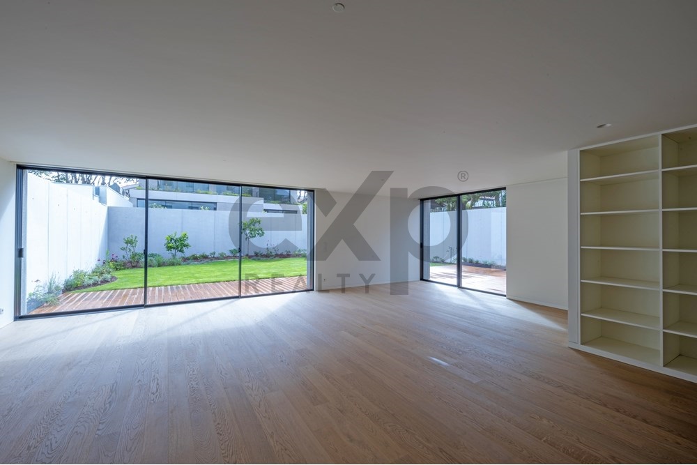 Apartamento T4, com Terraço e Jardim - Foz do Douro - PORTO