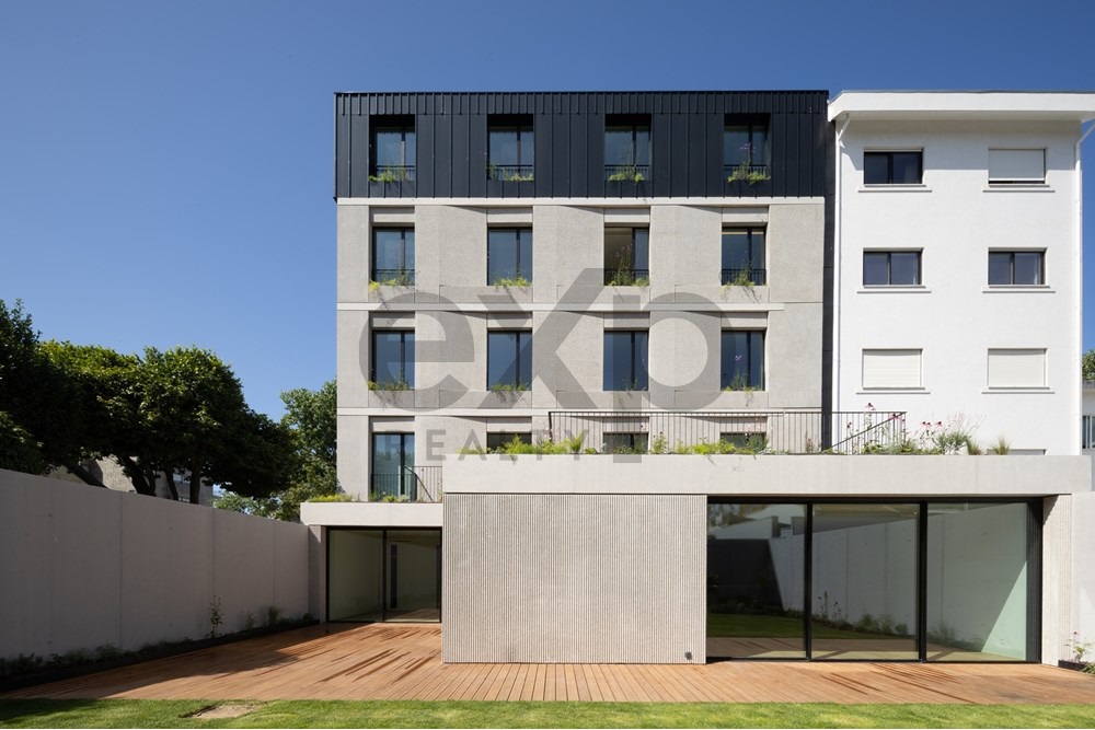 Apartamento T4, com Terraço e Jardim - Foz do Douro - PORTO