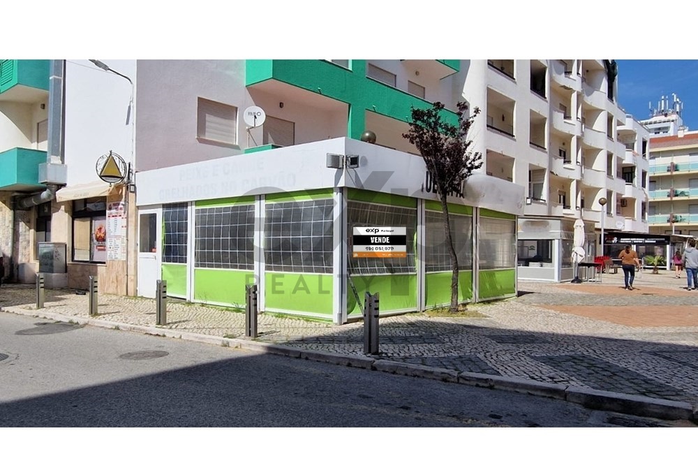 Espaço Comercial com Esplanada no Centro de Monte Gordo