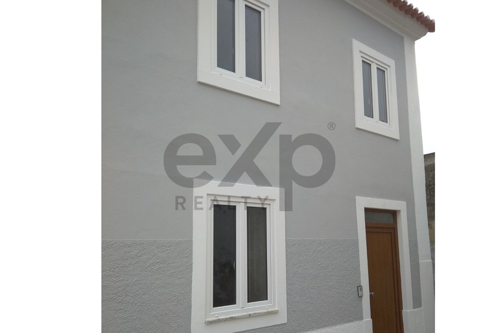 Apartamento T2+1 com páteo no coração do centro histórico de Caldas da Rainha
