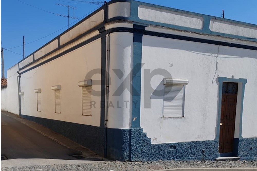 MORADIA T4 ALENTEJANA COM GARAGEM, AMPLO TERRACO, QUINTAL, EM BERINGEL (BEJA)