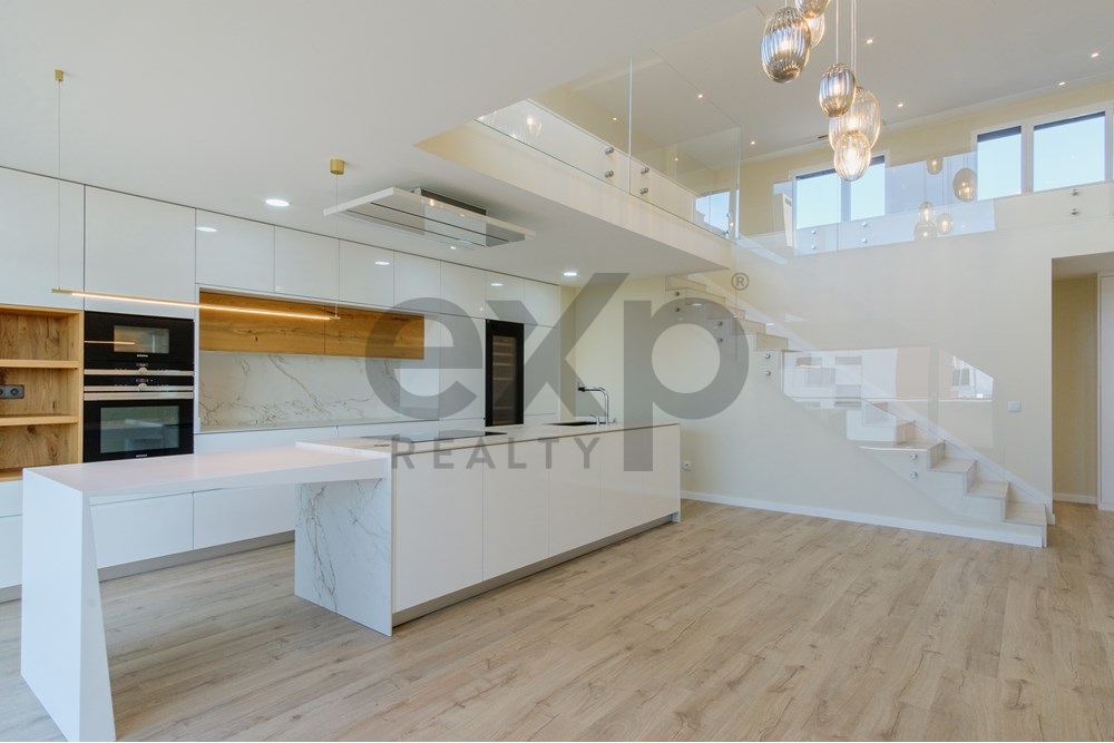 Ria Gallega T3+1 Duplex Apartment, Montijo