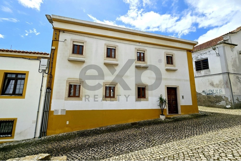T2+2 House for Sale in the Heart of Atouguia da Baleia – Peniche
