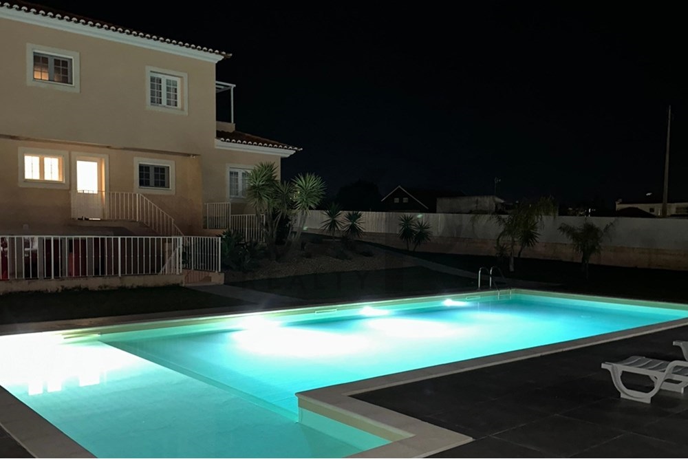 10-Bedroom Dog Hotel with 5.212m2 of Land, Day Care Center and Nursery
