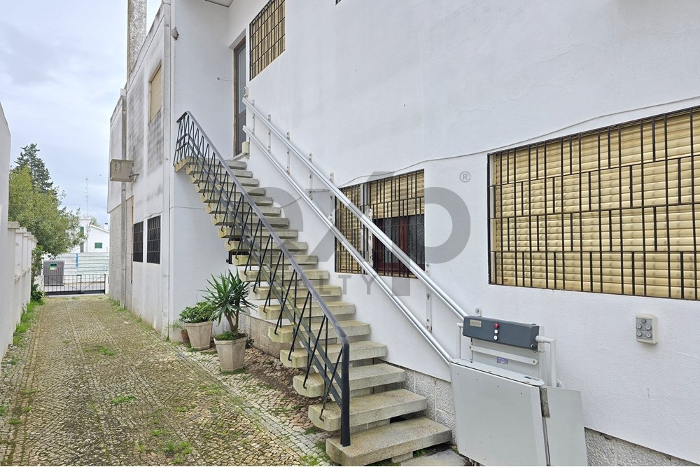 Living in the center of Beja with space and exclusivity