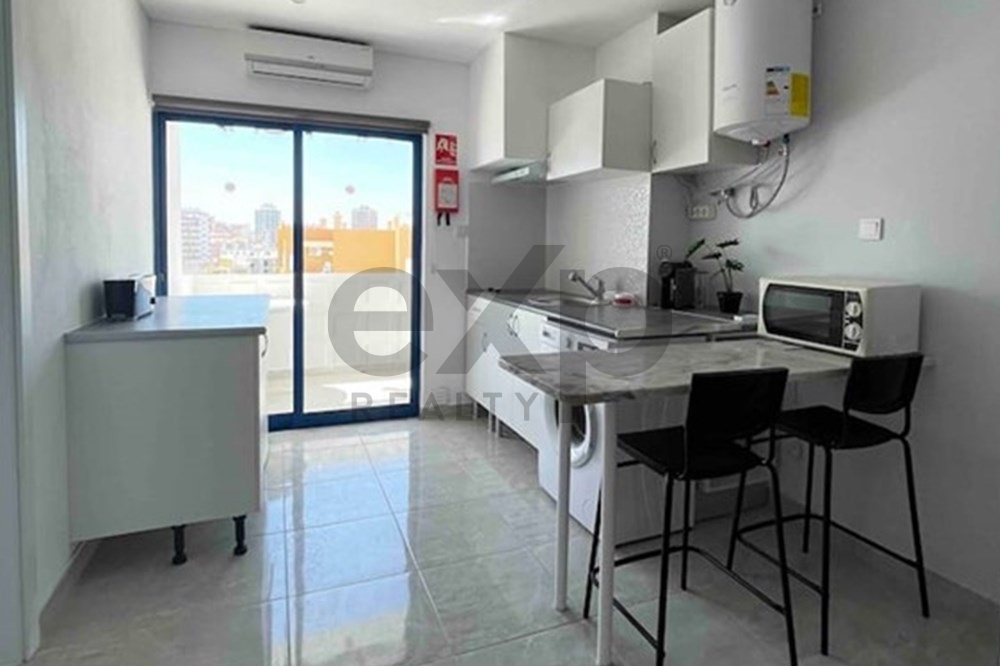 Excelente Oportunidade de Investimento: Apartamento à Venda na Praia da Rocha, Portimão - Algarve!