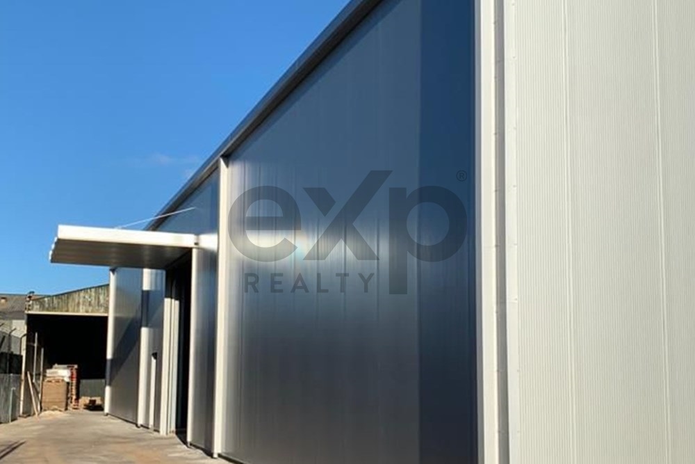 Pavilhão Industrial com Furo a 200mts ideal para a sua próxima Fábrica ou Armazém