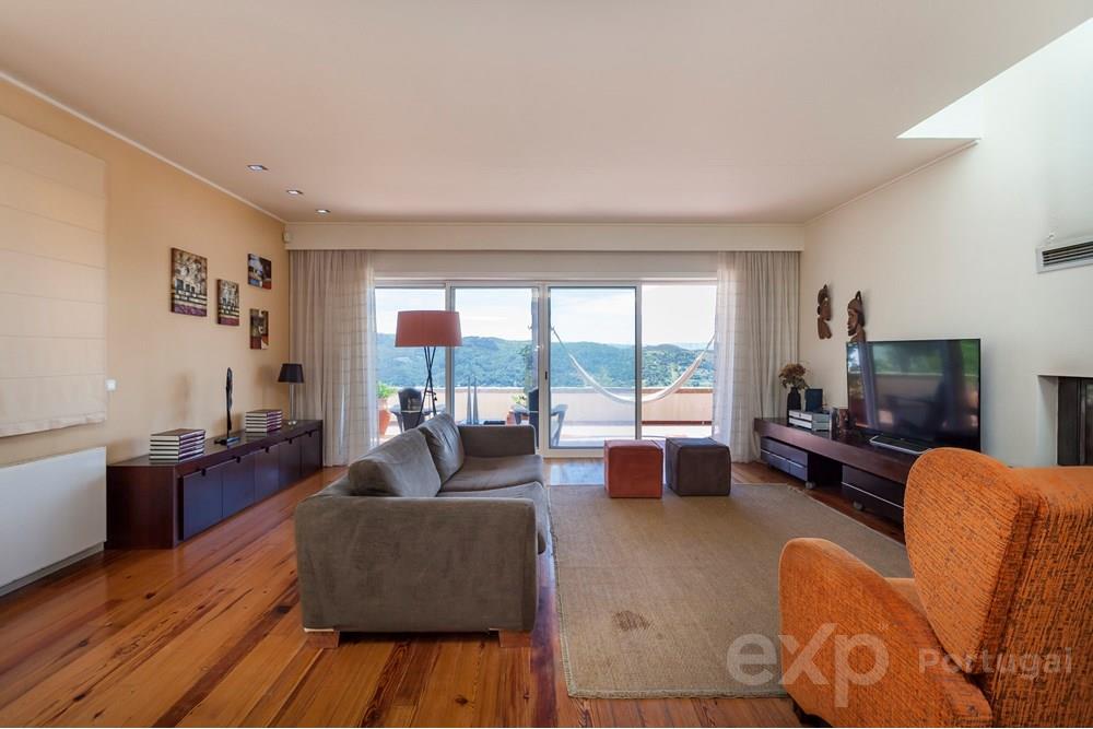 MORADIA T4 + 1 CONTEMPORÂNEA &#124; ENORMES ÁREAS E MARAVILHOSAS VISTAS SOBRE O VALE DO DOURO