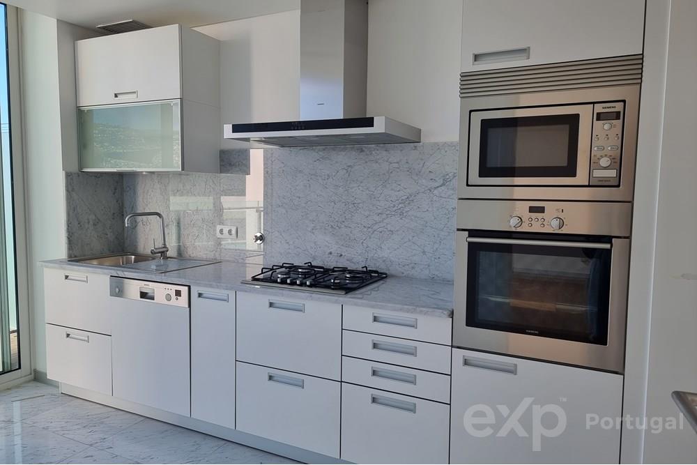Novo Apartamento T3 no Centro do Funchal