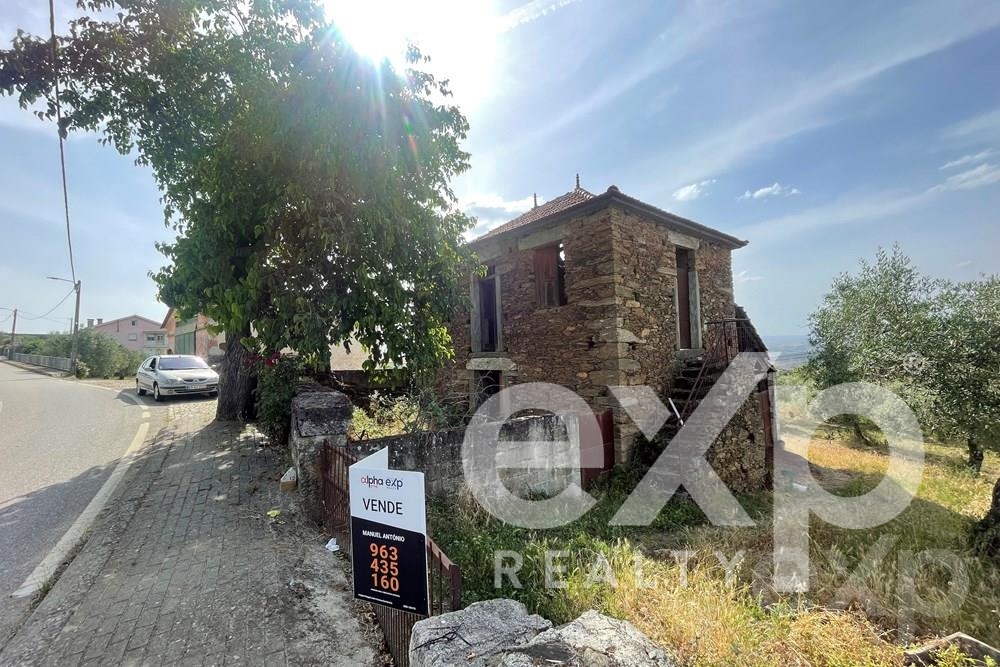 Small farm 10 km from Mirandela