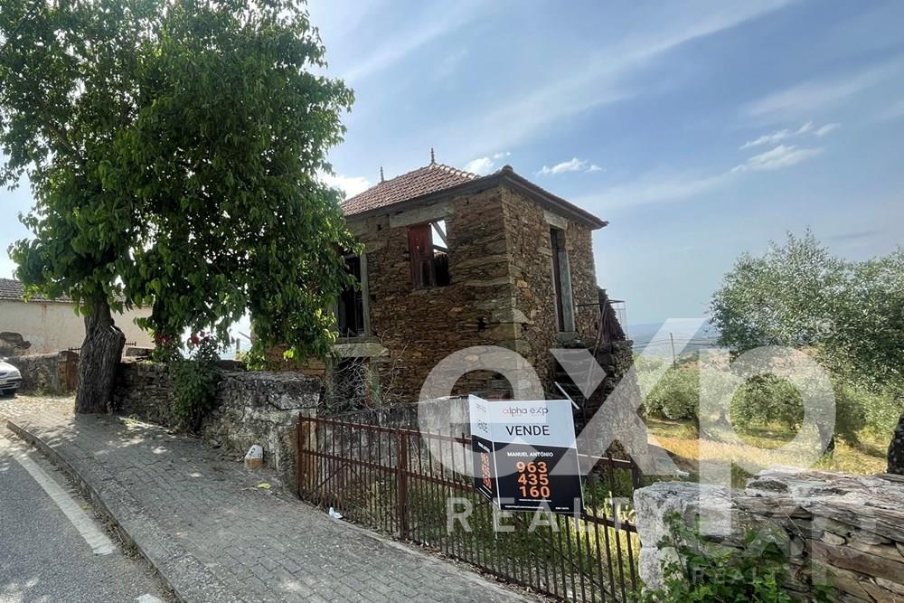 Small farm 10 km from Mirandela