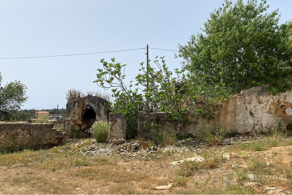 TERRENO MISTO rustico/urbano com ruinas a venda em distrito FARO