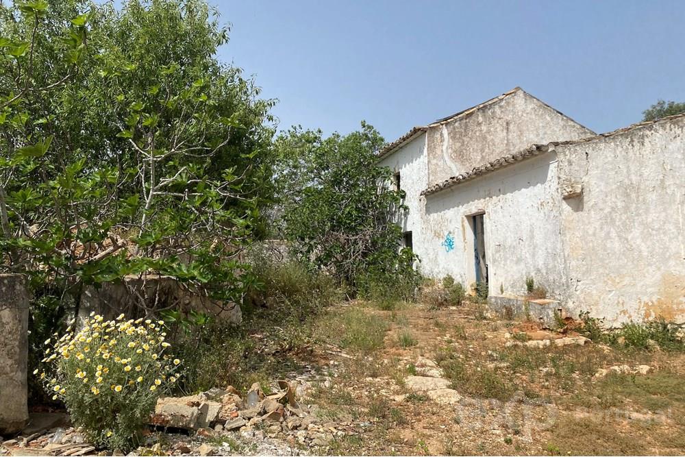 TERRENO MISTO rustico/urbano com ruinas a venda em distrito FARO