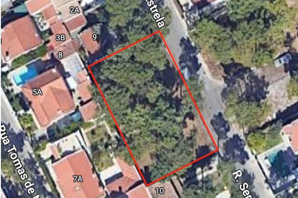 Building land located in Aroeira