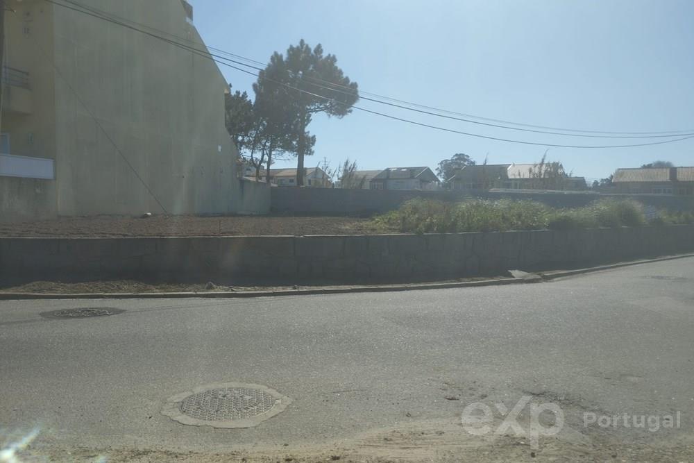 LOTE DE TERRENO PARA CONSTRUÇÃO NA AGUDA