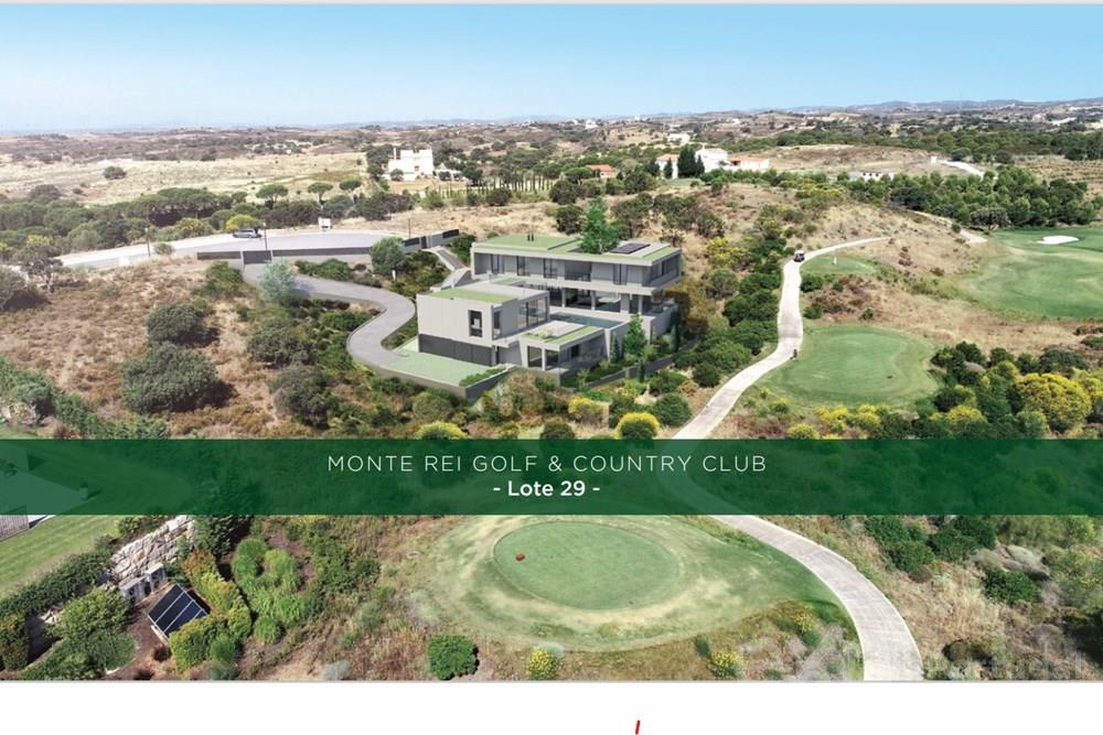 Plot for a 5-bedroom house at Monte Rei Golf Resort.