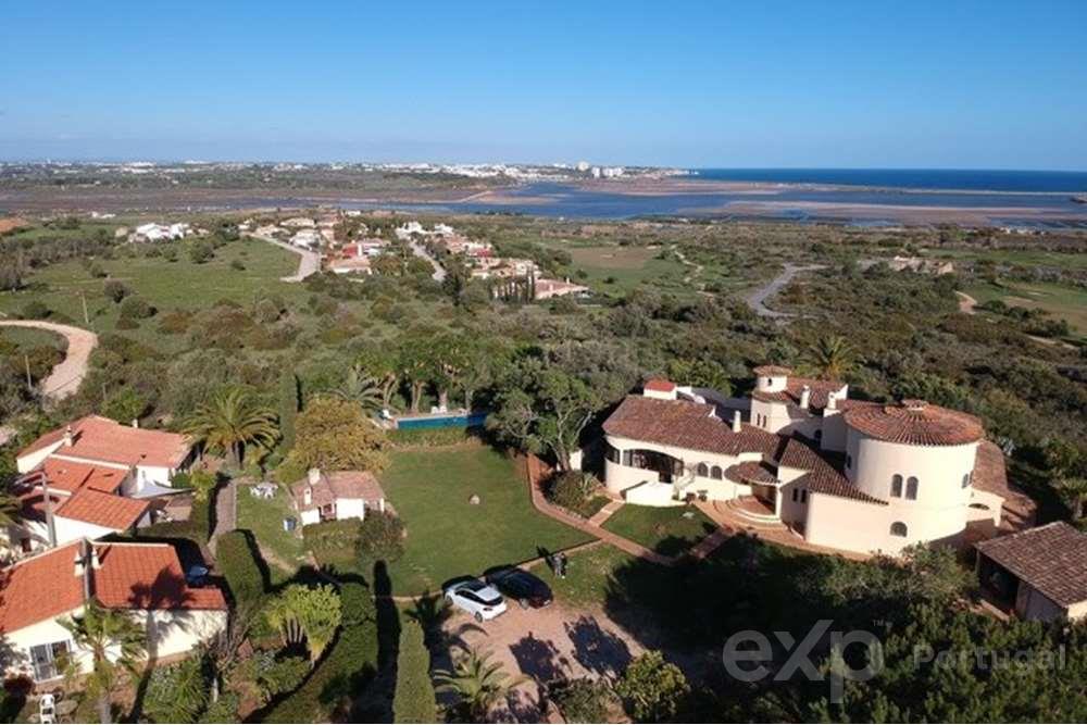 Lote em urbanização confinante com o Golf Palmares Resort, a 500m da Ria de Alvor