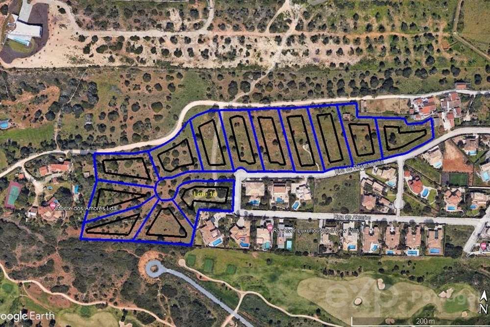 Plot in urbanization adjoining the Golf Palmares Resort, 500m from the Ria de Alvor