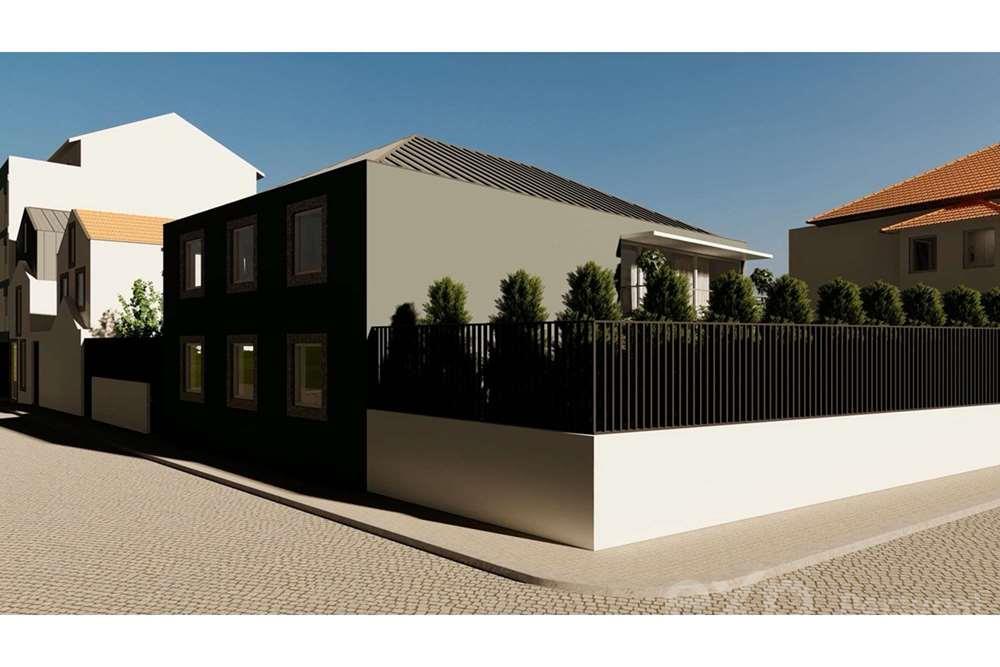 3 bedroom villa with 3 suites and 214m² of outdoor space in Leça da Palmeira