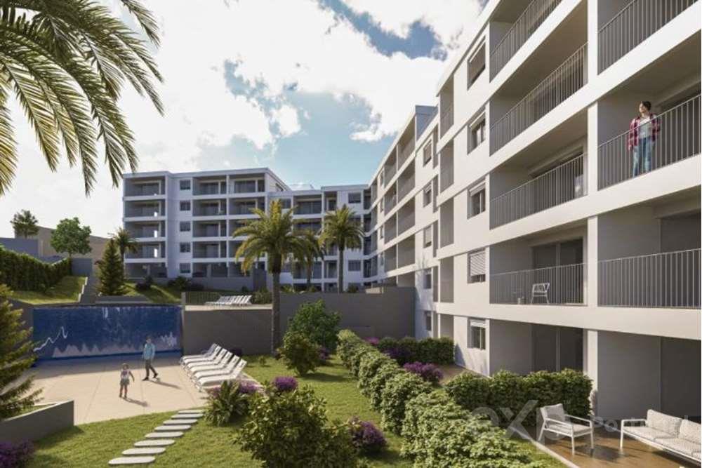 Apartamento T1 com Piscina e Jardim em Câmara de Lobos