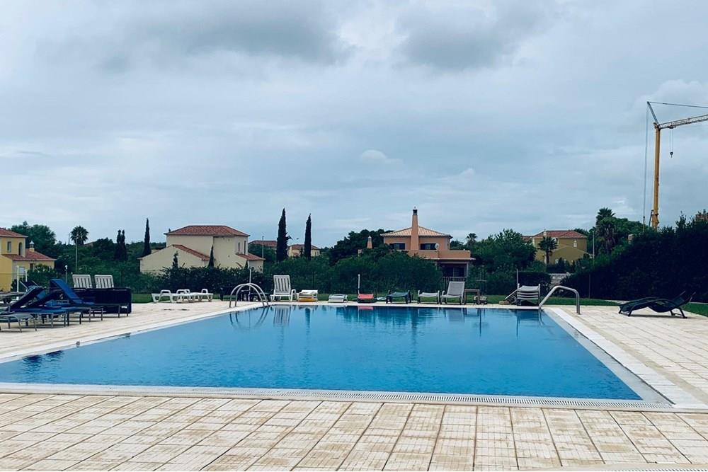 3-bedroom apartment with pool in Olhão, Algarve, Portugal.