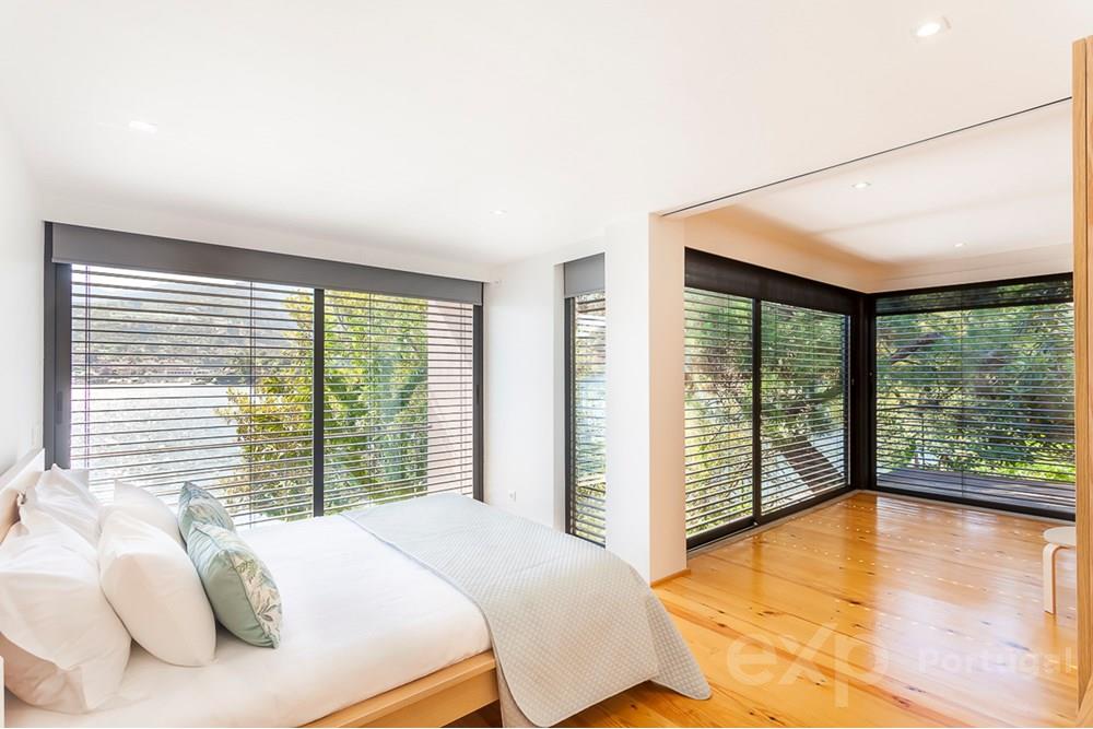 Moradia com três Suites &#124; Irreverente na sua união com o Douro!
