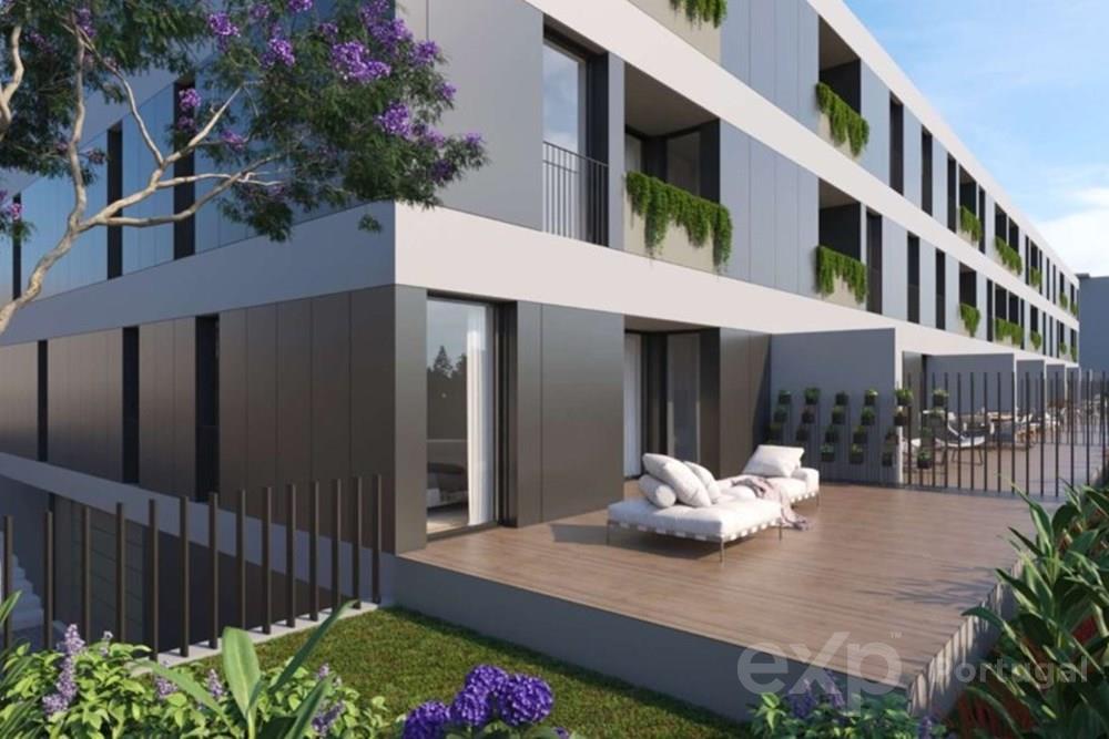 FANTASTICO T1+1 COM TERRAÇO E JARDIM EM S MAMEDE DE INFESTA