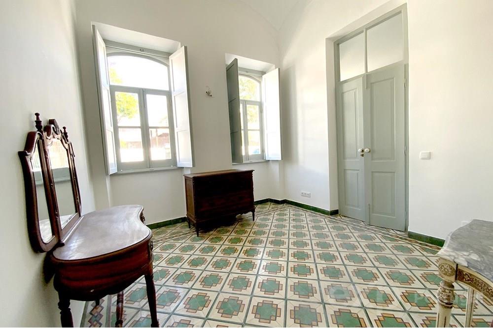 Traditional house for sale in Olhão